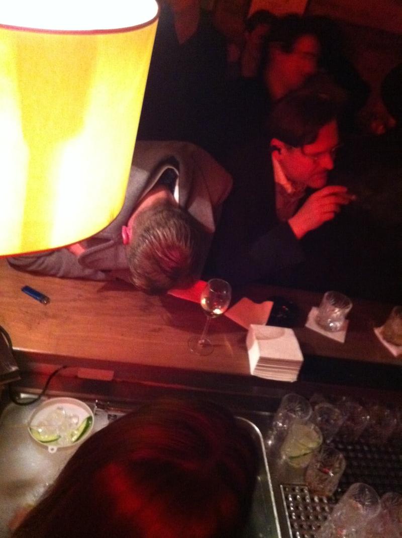 Photo taken at King Size Bar Berlin at 2011-01-16 04꞉26꞉51