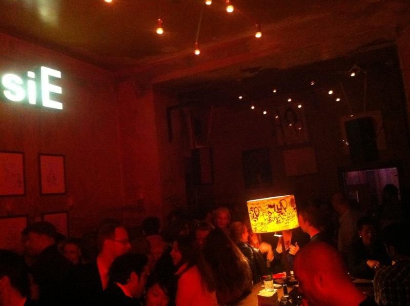 Photo taken at King Size Bar Berlin at 2011-05-01 03꞉08꞉51