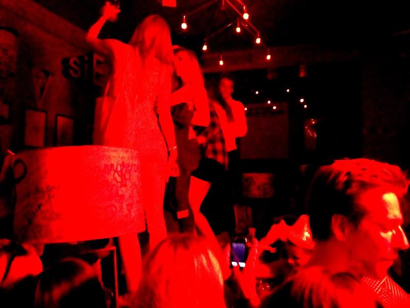 Photo taken at King Size Bar Berlin at 2012-06-10 04꞉00꞉49