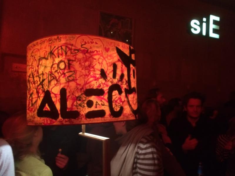 Photo taken at King Size Bar Berlin at 2013-12-06 01꞉43꞉59