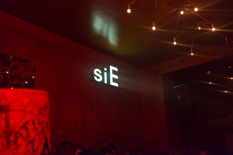 Photo taken at King Size Bar Berlin at 2014-05-18 04꞉41꞉58