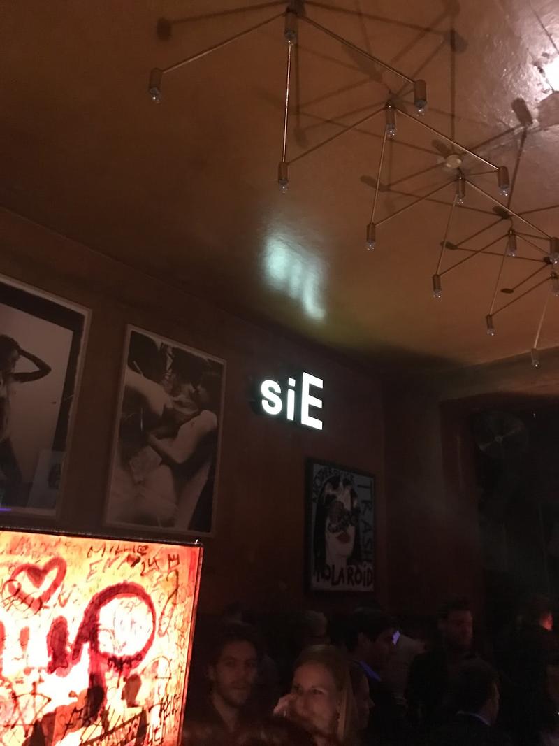 Photo taken at King Size Bar Berlin at 2017-02-25 02꞉02꞉41
