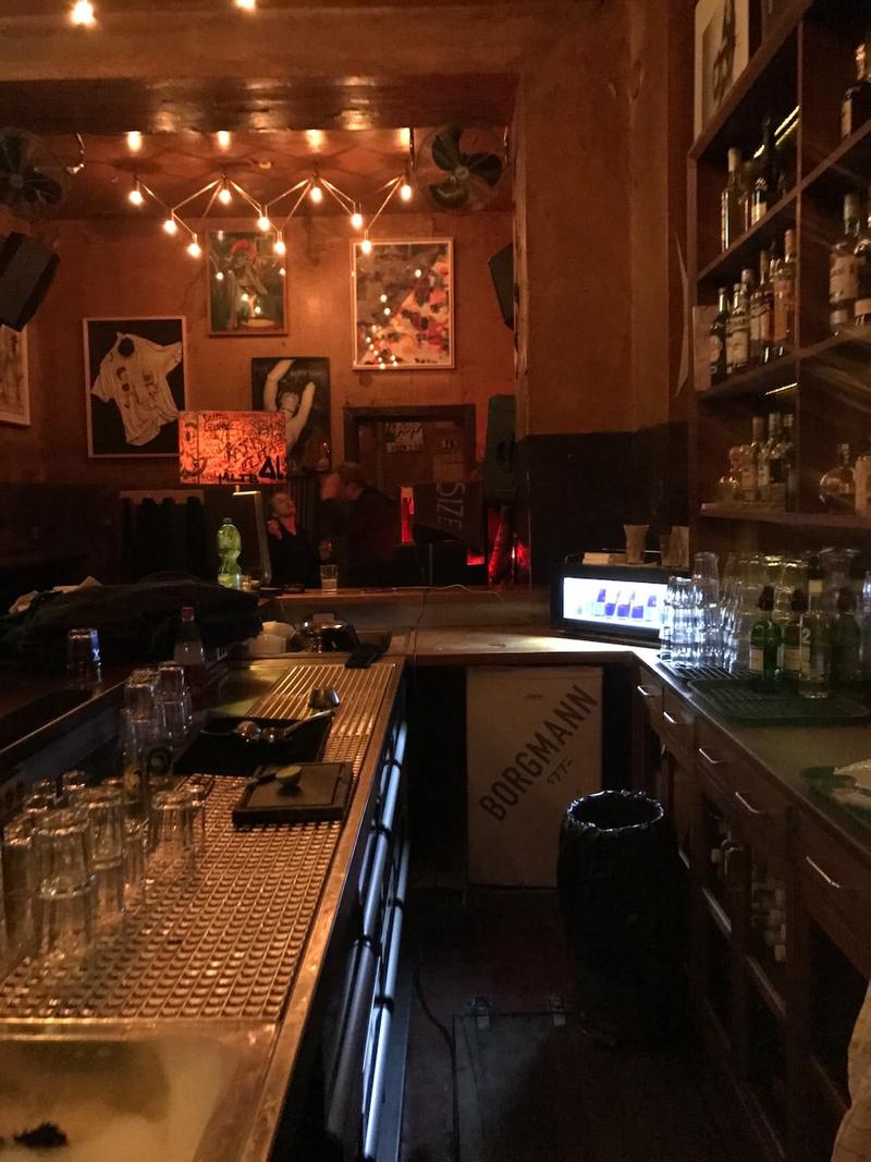 Photo taken at King Size Bar Berlin at 2017-03-15 03꞉03꞉50