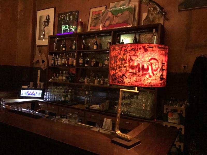 Photo taken at King Size Bar Berlin at 2017-03-15 03꞉06꞉07